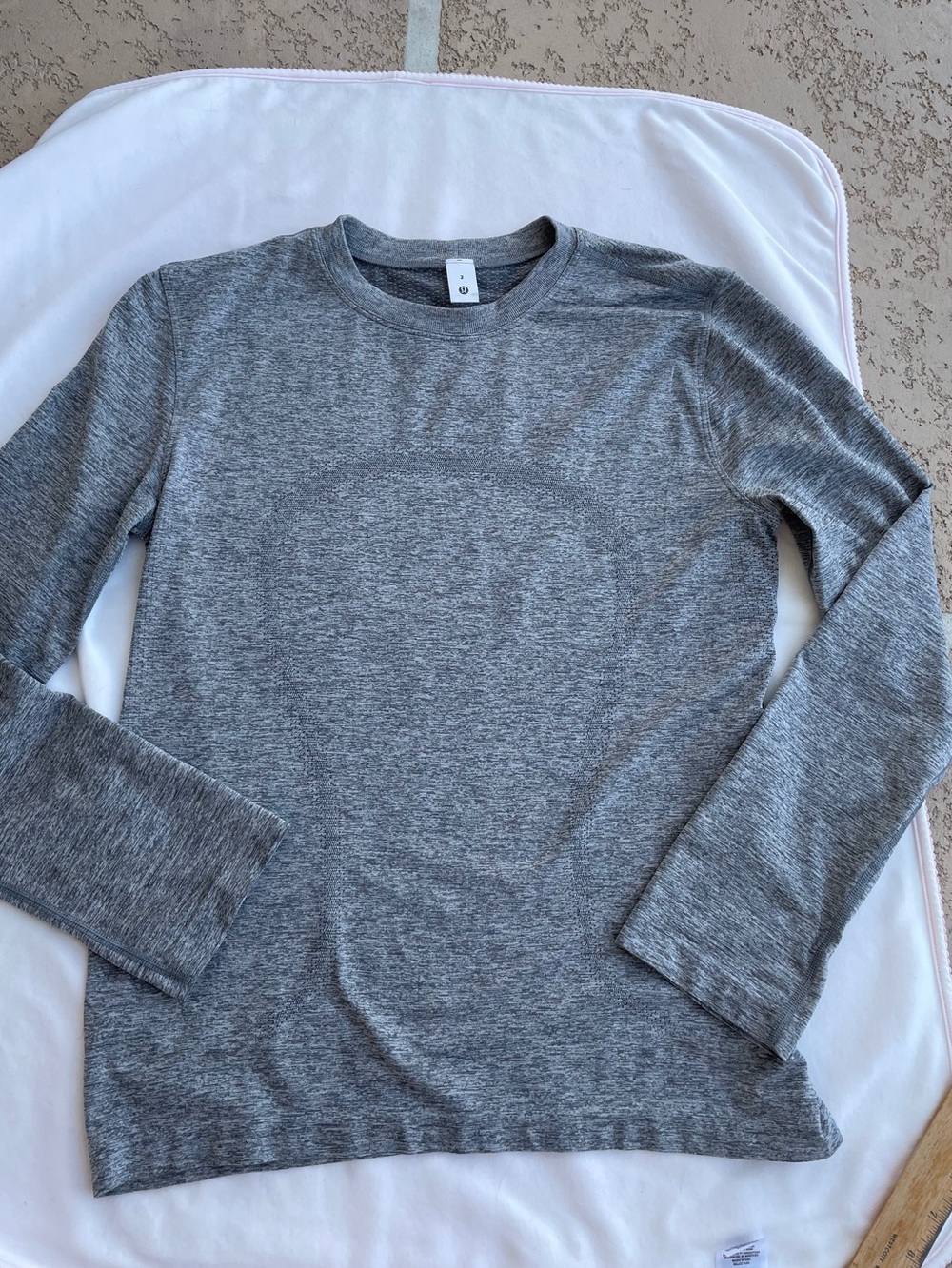 Lululemon Grey Long Sleeve Shirt. Size 2